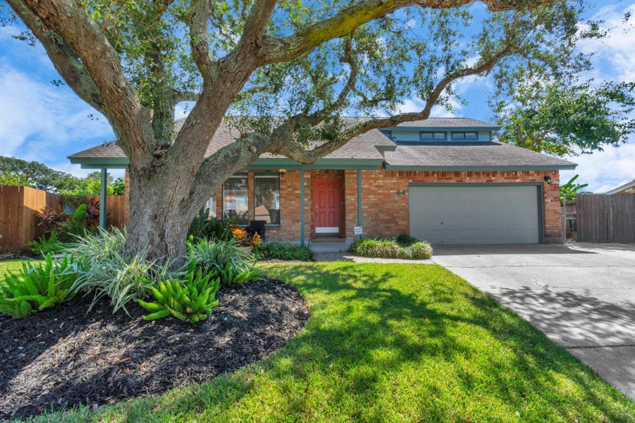 Beauty On The Water! Lake House Near The Beaches! Galveston Buitenkant foto