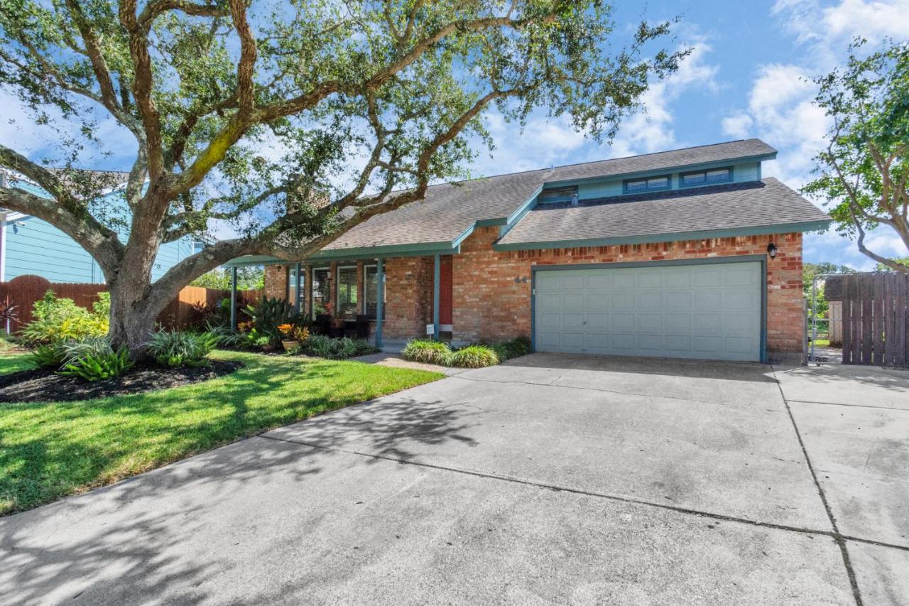 Beauty On The Water! Lake House Near The Beaches! Galveston Buitenkant foto